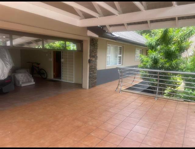 6 BEDROOM HOUSE FOR SALE IN SALT ROCK